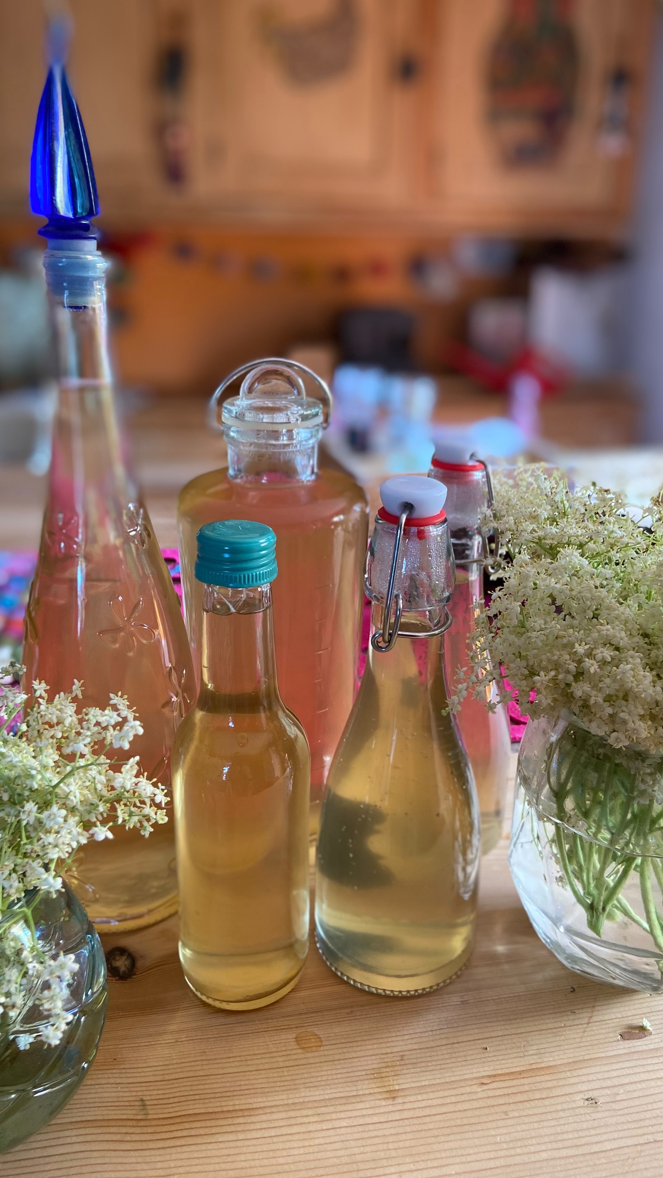 Elderflower Cordial making - tastes refreshing and great for adding flavour to recipes
-
-
-
-
-
#elderflowercordial #elderflower #studiolife #creativespace #workshops #artworkshop #recipes #foragedfood #madebyhand #sundaymood☀️ #plympton #plymouth #devonlife #farmhousekitchen