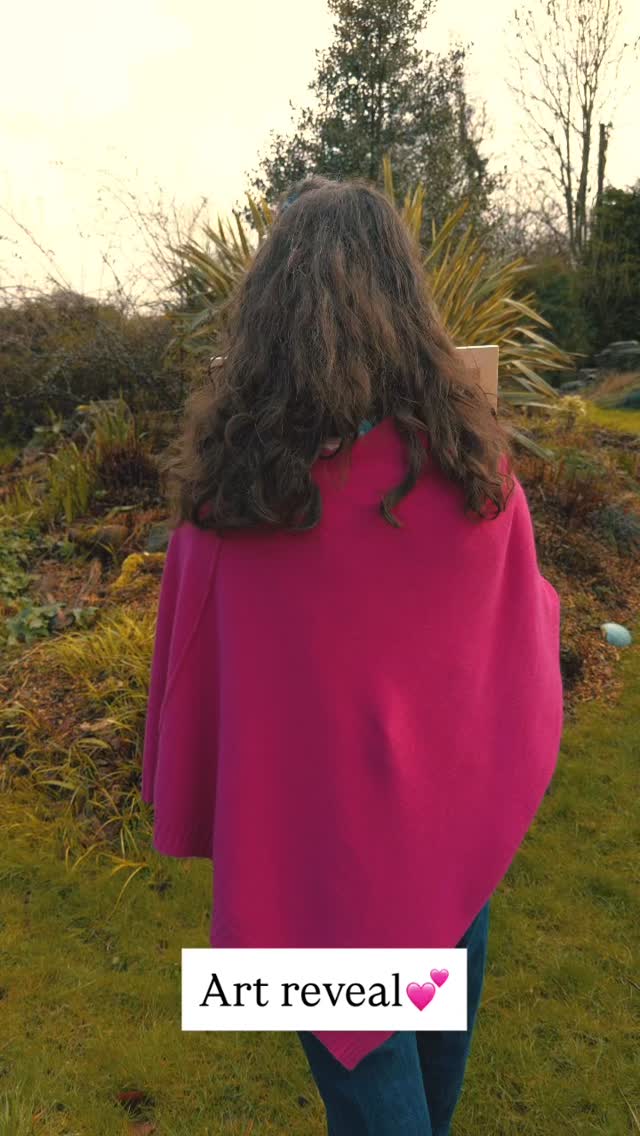 Studio Sundays - art reveal ‘Pink Horizon’
A semi-abstract original - a landscape exploring that glowing moment where sky and land blur into feeling. Built in layers of acrylic, scraped-back texture and expressive mark-making – more about mood than place.
A little window of warmth and wild colour for your walls.
Where would you hang this ? In a calming space such as a bedroom or somewhere bold like the living room? 

#UKArtists
#AbstractLandscape
#ContemporaryArtUK
#ArtForInteriors
#studiolife