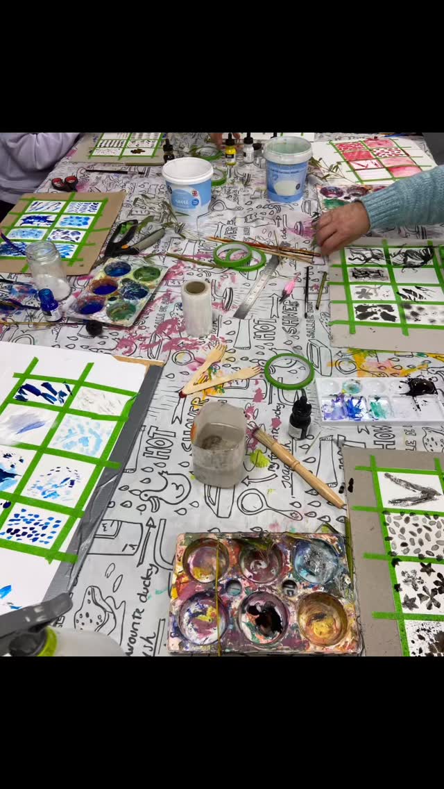 Session 3 of mixed media for any ability with @oncoursesw. Playful exploration with inks, mark making with alternative tools creating patterns and landscapes 
-
-
-
-
#mixedmedia #adulteducation #creativespace #artworkshops #workshops